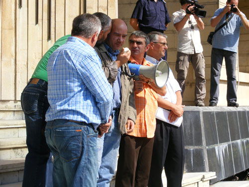 FOTO: Protest salariati Cuprom (c) eMaramures.ro